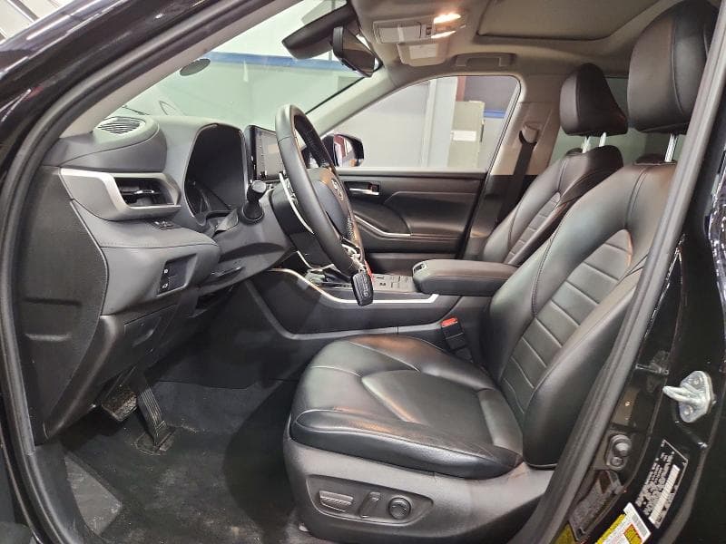 2021 TOYOTA HIGHLANDER XLE 7