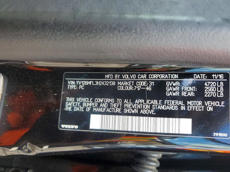 2017 VOLVO S60 13