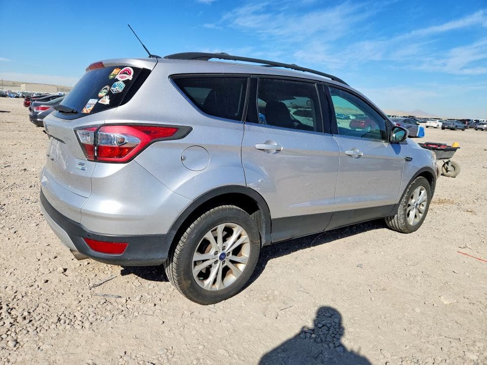 2017 FORD ESCAPE SE 3