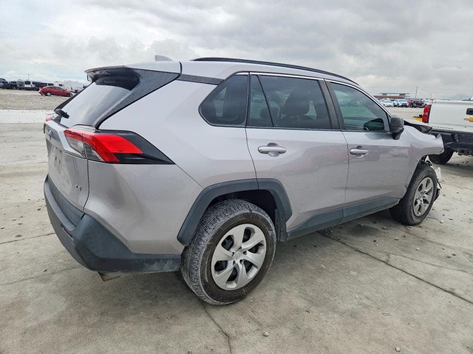 2021 TOYOTA RAV4 LE 3