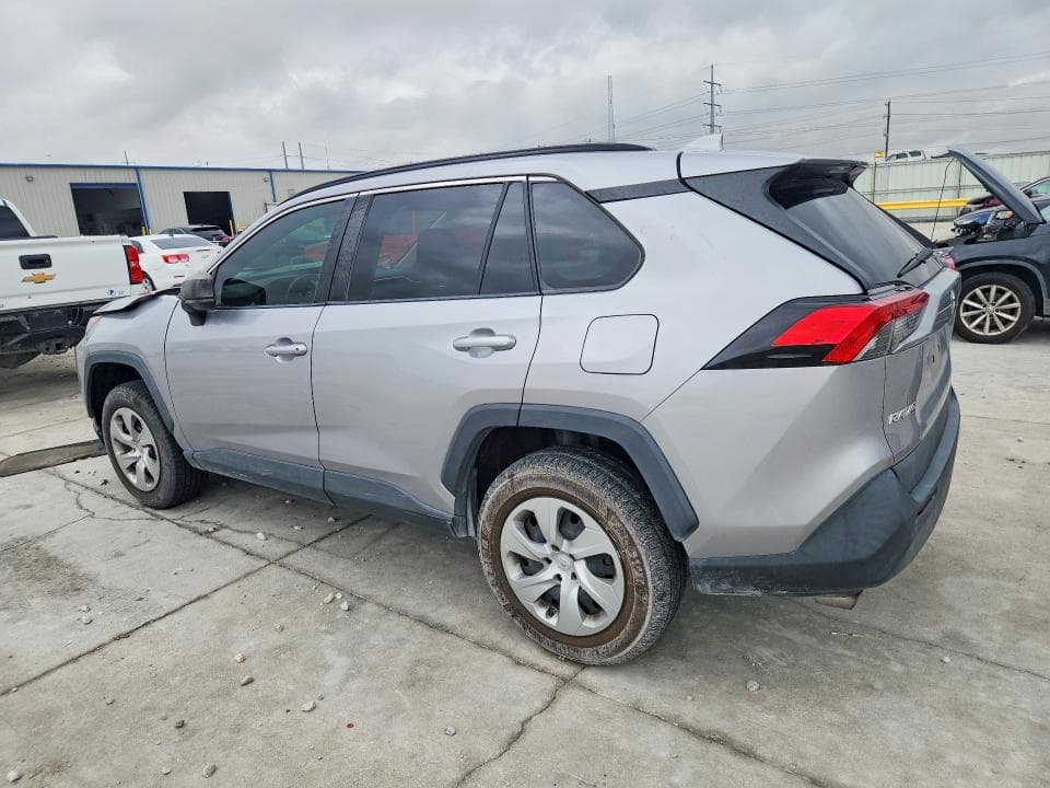 2021 TOYOTA RAV4 LE 2