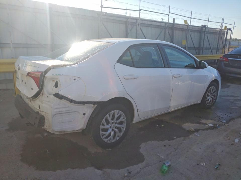2017 TOYOTA COROLLA LE 3