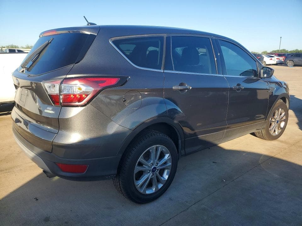 2017 FORD ESCAPE SE 3