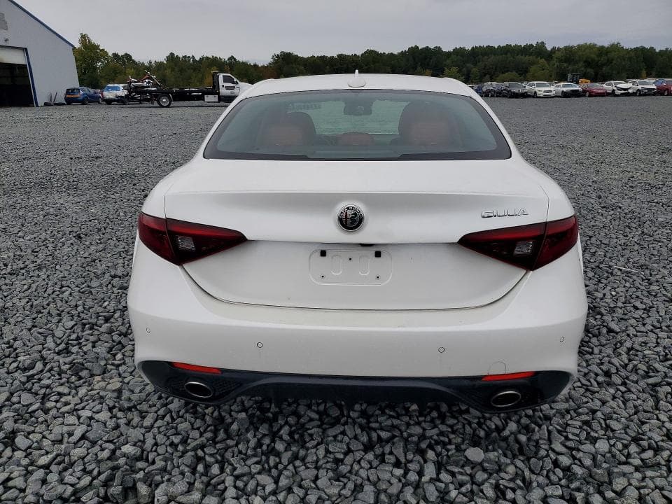 2018 ALFA ROMEO GIULIA TI 6