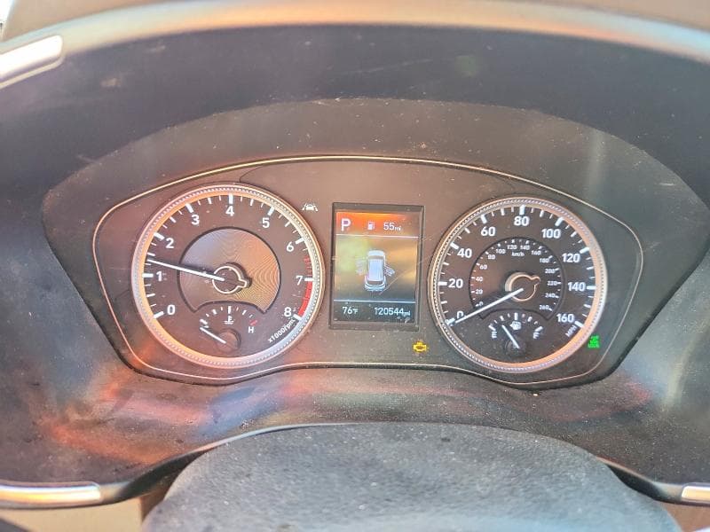 2019 HYUNDAI SANTA FE SE 9