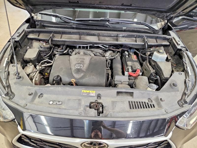 2021 TOYOTA HIGHLANDER XLE 12