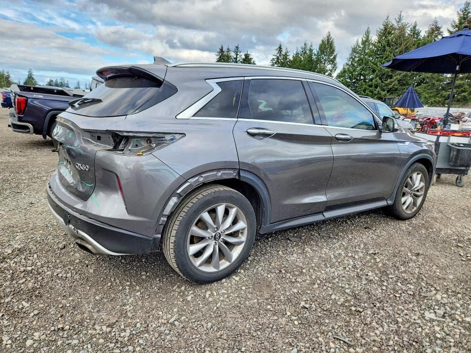 2021 INFINITI QX50 LUXE 3