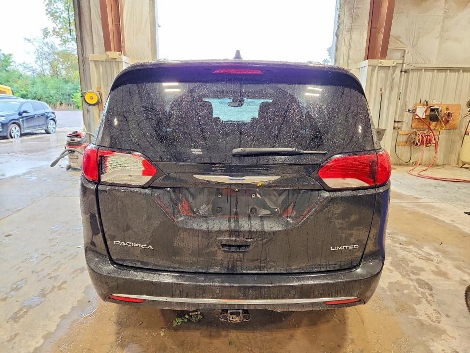 2017 CHRYSLER PACIFICA LIMITED 6