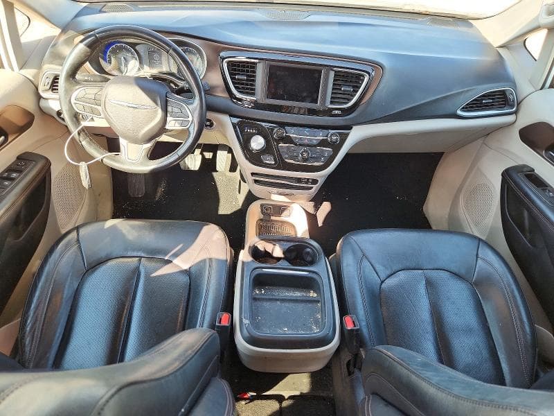 2019 CHRYSLER PACIFICA TOURING L 8