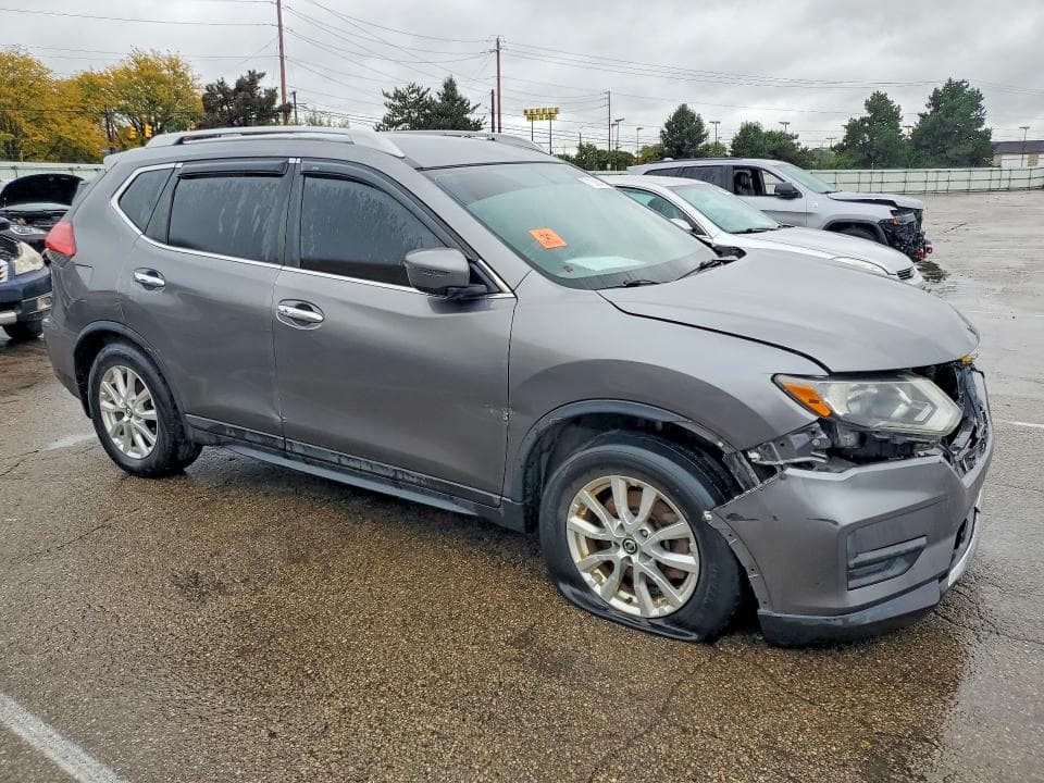 2017 NISSAN ROGUE SV 4