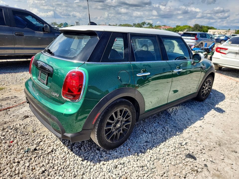 2022 MINI COOPER 3