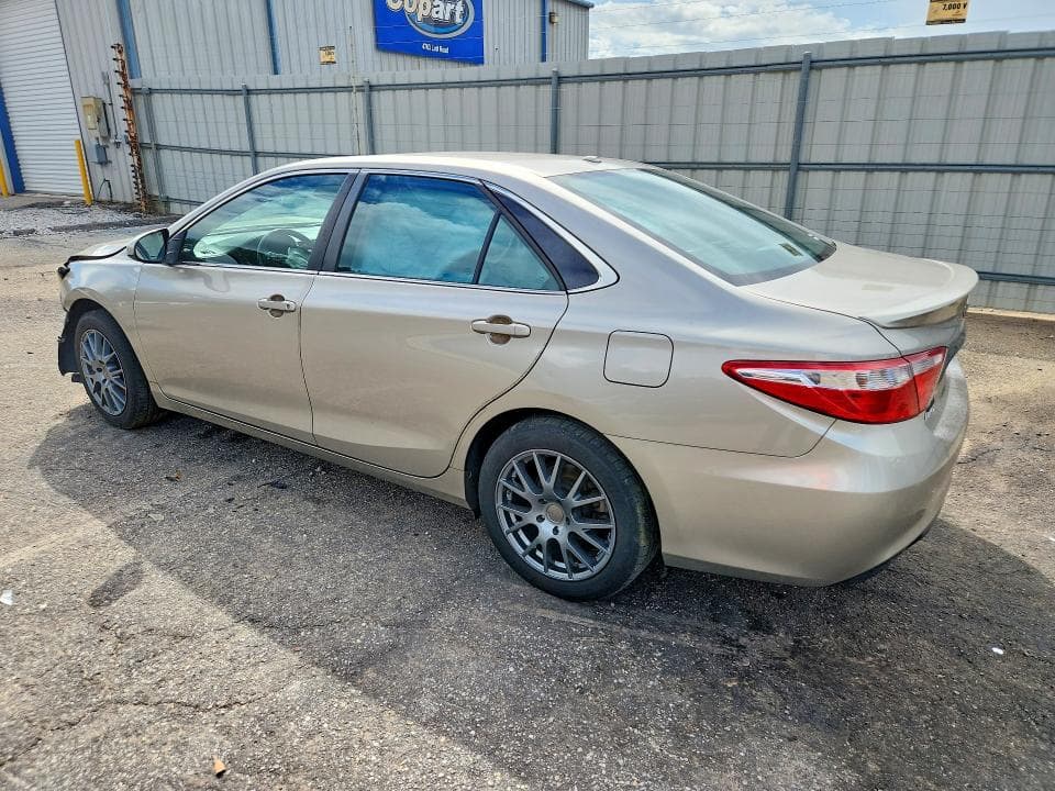 2017 TOYOTA CAMRY SE 2
