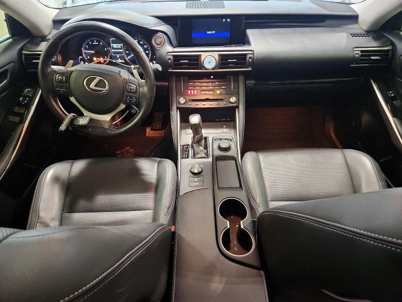2017 LEXUS IS 300 8