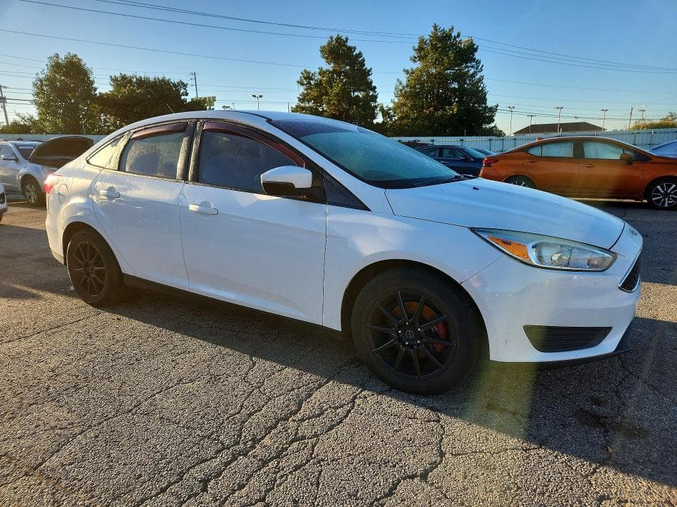 2017 FORD FOCUS SE 4