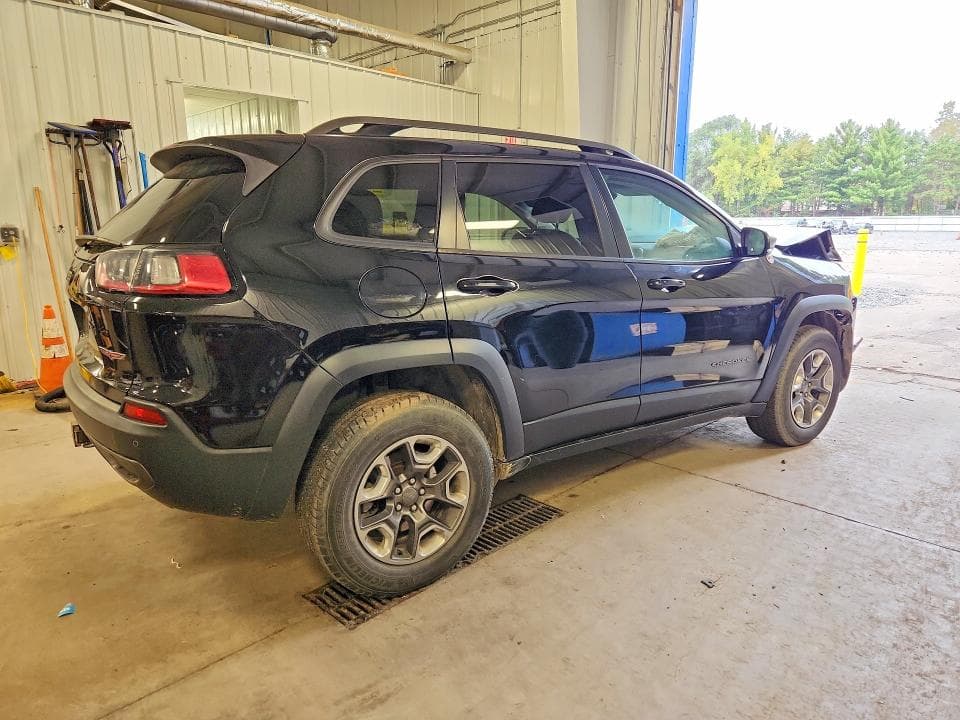 2019 JEEP CHEROKEE TRAILHAWK 3