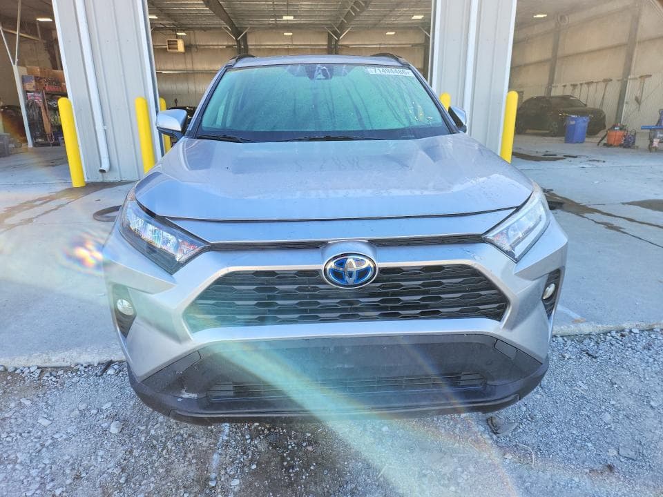 2019 TOYOTA RAV4 XLE 5