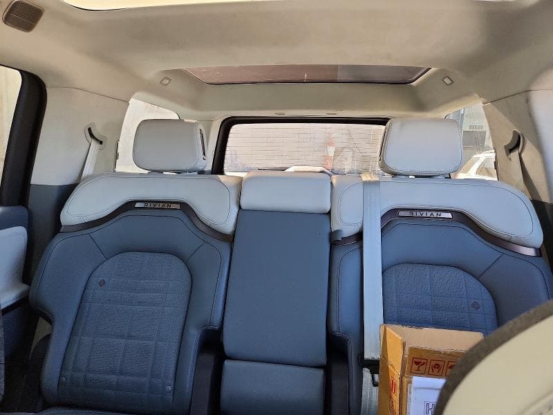 2025 RIVIAN R1S PREMIUM 10