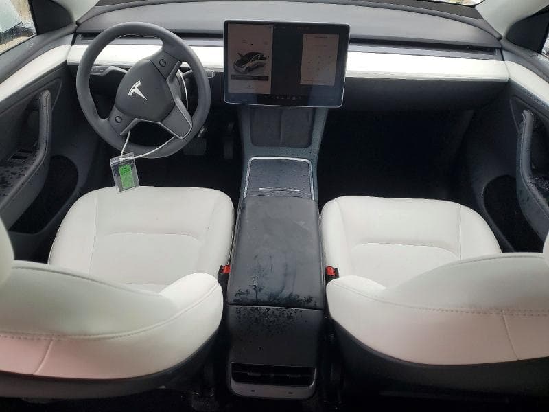 2023 TESLA MODEL Y 8