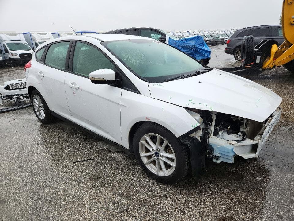 2017 FORD FOCUS SE 4