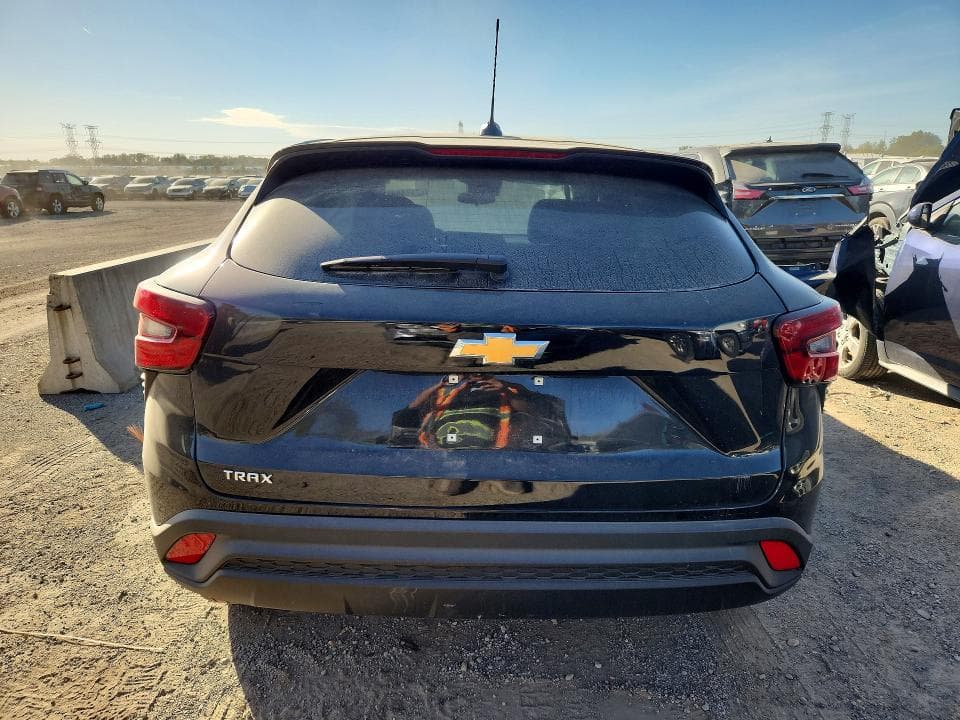 2025 CHEVROLET TRAX LS 6