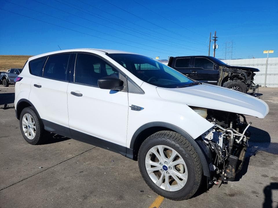 2017 FORD ESCAPE S 4