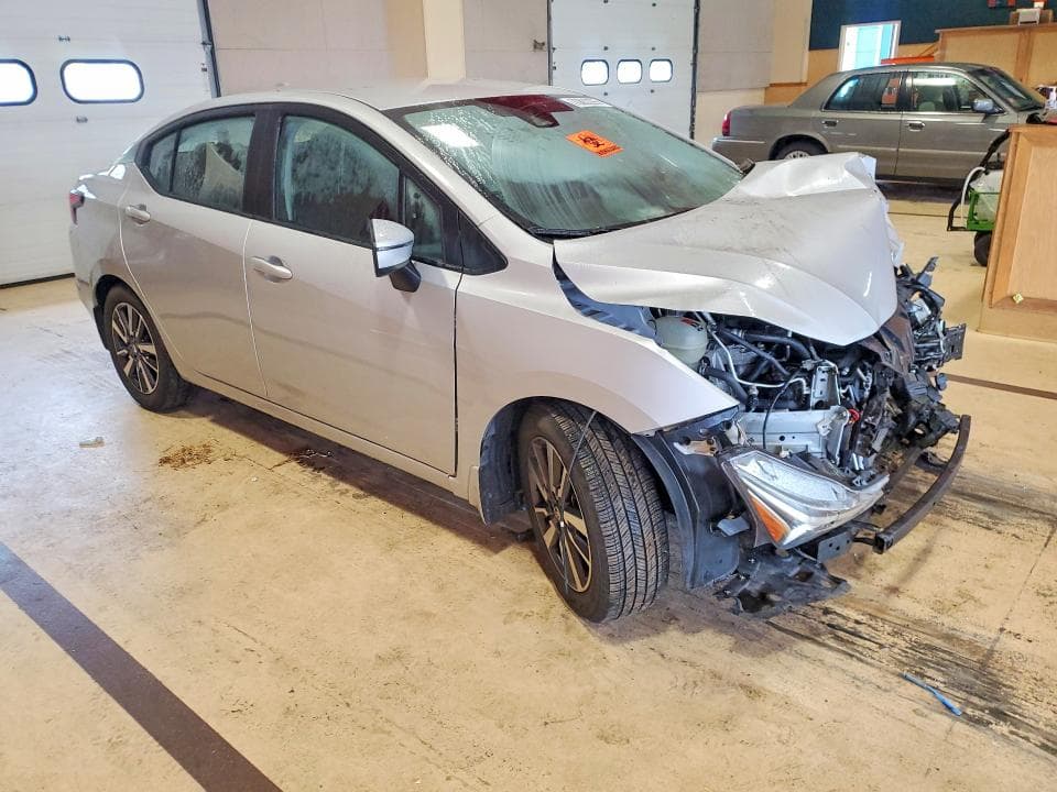 2020 NISSAN VERSA SV 4