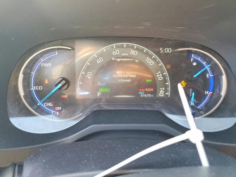 2019 TOYOTA RAV4 XSE 9