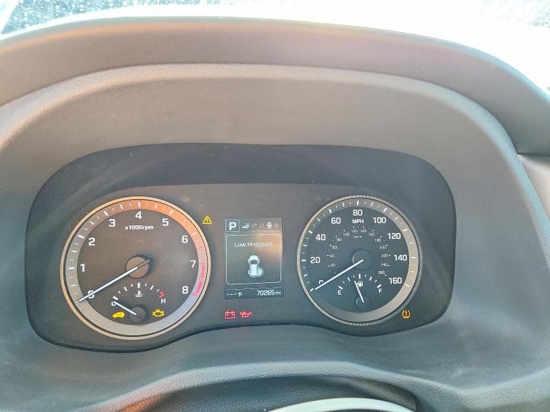 2017 HYUNDAI TUCSON SE PLUS 9