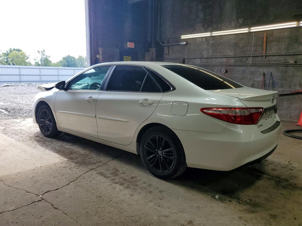 2017 TOYOTA CAMRY SE 2