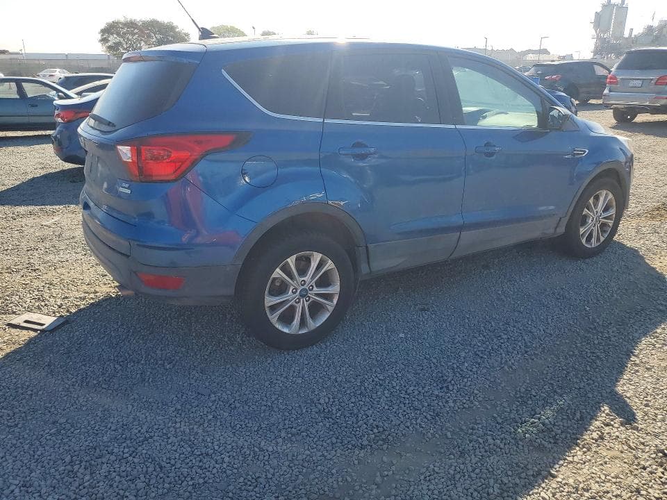 2019 FORD ESCAPE SE 3