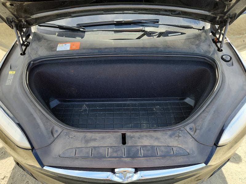 2018 TESLA MODEL X 12