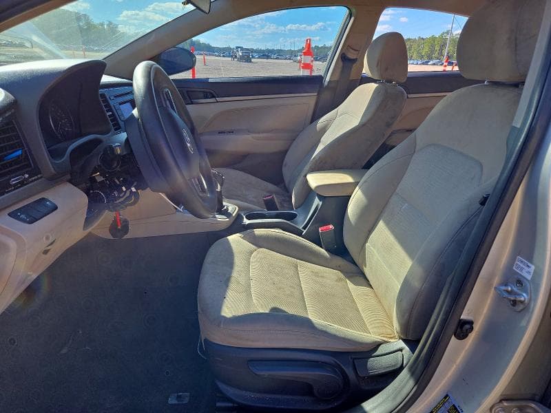 2017 HYUNDAI ELANTRA SE 7