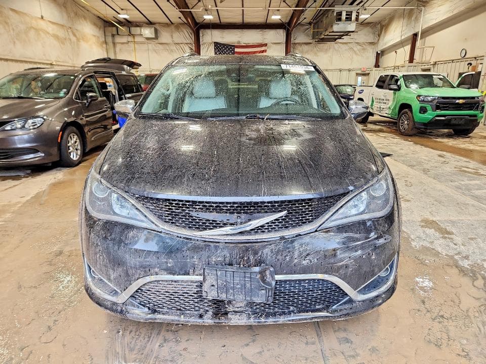 2017 CHRYSLER PACIFICA LIMITED 5