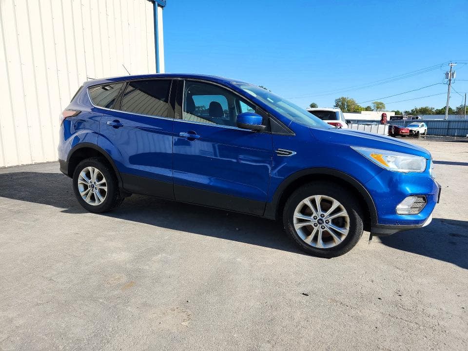 2017 FORD ESCAPE SE 4