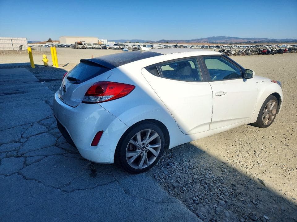 2017 HYUNDAI VELOSTER BASE 3