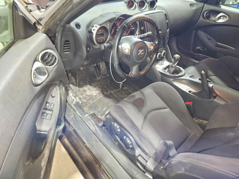 2017 NISSAN 370Z BASE 8