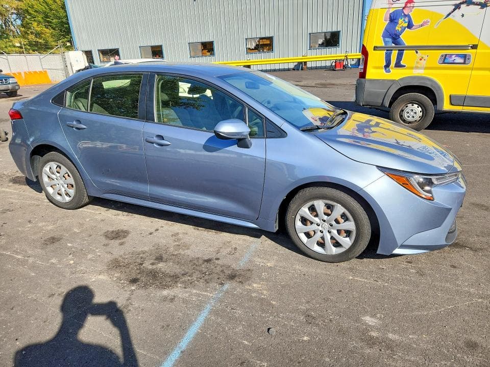 2020 TOYOTA COROLLA LE 4