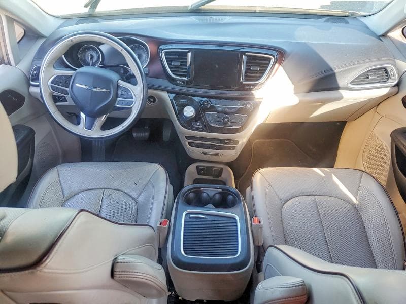 2017 CHRYSLER PACIFICA LIMITED 8
