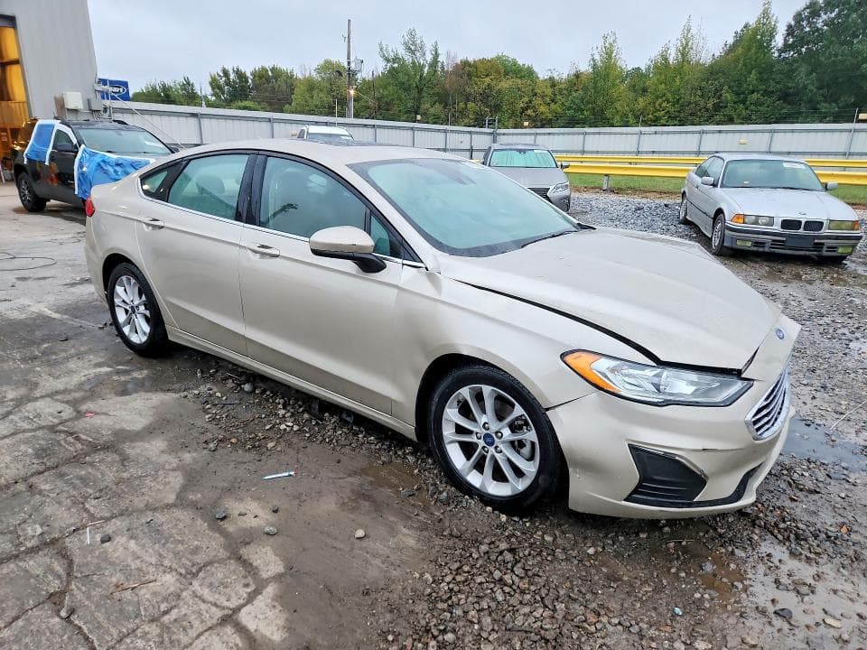 2019 FORD FUSION SE 4