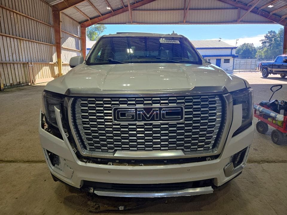 2022 GMC YUKON DENALI 5