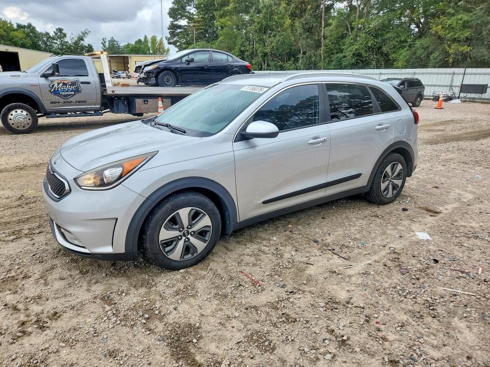 2017 KIA NIRO LX