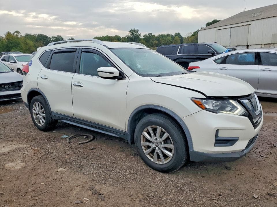 2017 NISSAN ROGUE SV 4