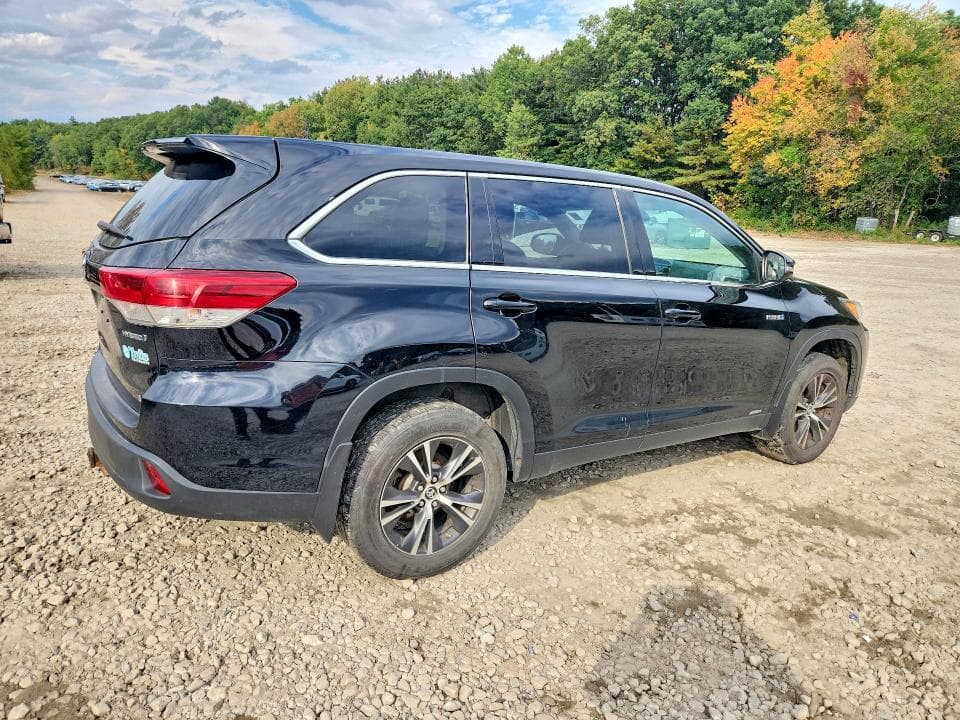 2019 TOYOTA HIGHLANDER HYBRID LE 3