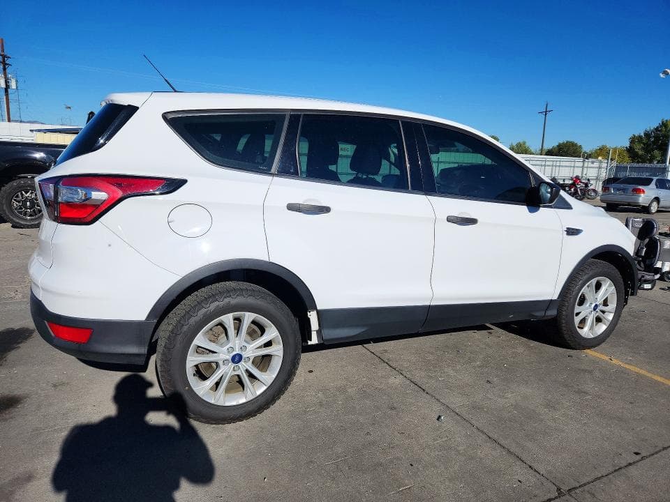 2017 FORD ESCAPE S 3