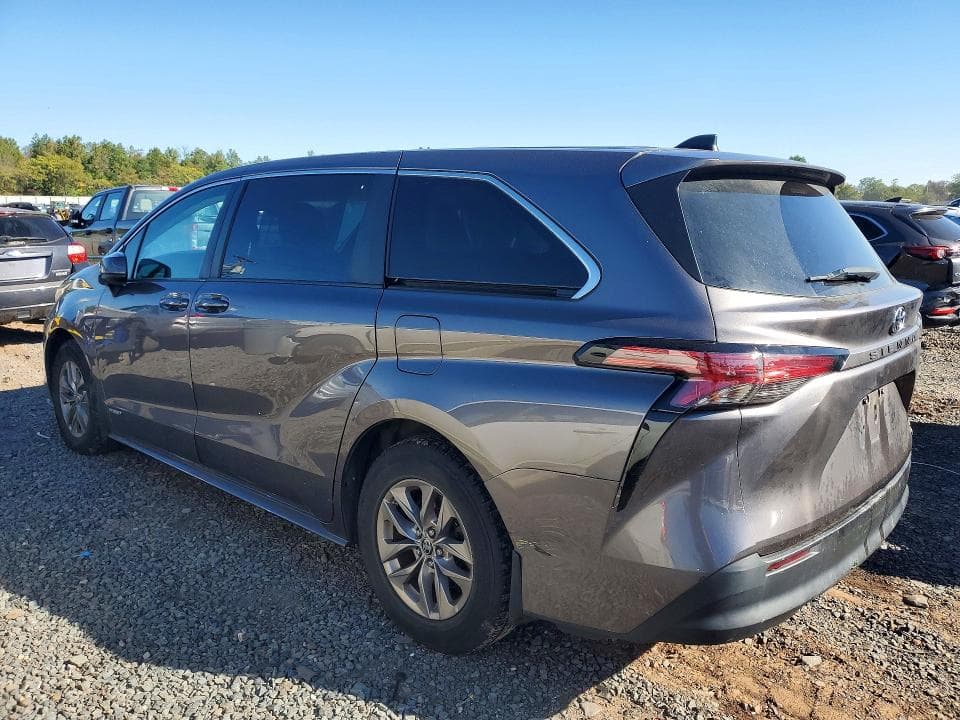 2021 TOYOTA SIENNA LE 2