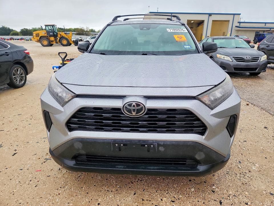 2019 TOYOTA RAV4 LE 5