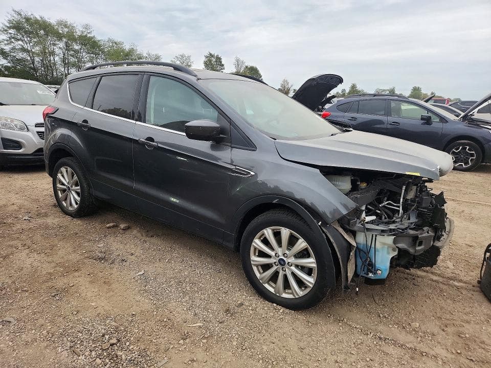 2019 FORD ESCAPE SEL 4
