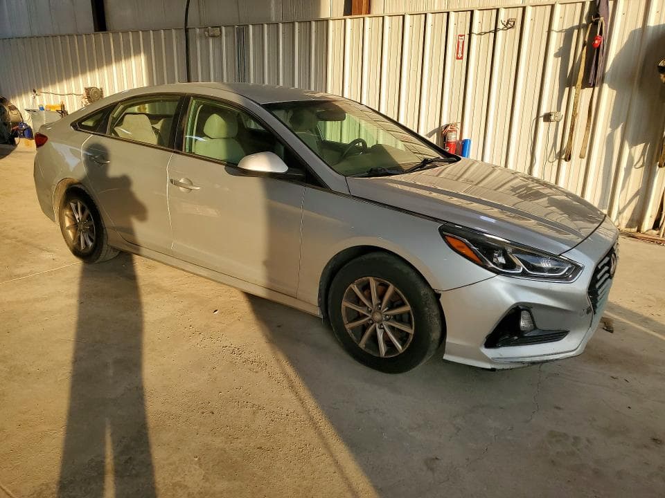 2019 HYUNDAI SONATA SE 4