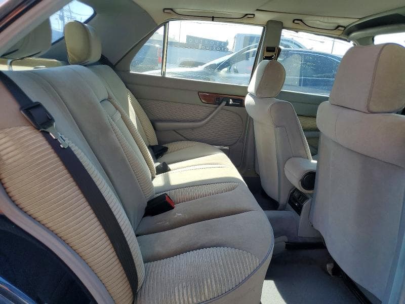 1982 MERCEDES-BENZ 280 10
