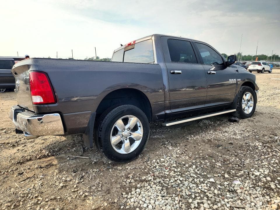 2018 RAM 1500 SLT 3